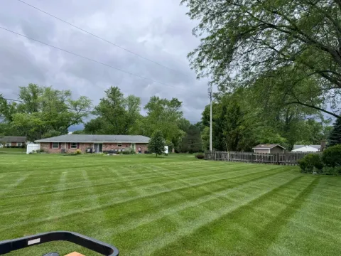 Commercial property lawn maintenance by 5 Points in the Dayton, OH area (photo 26)