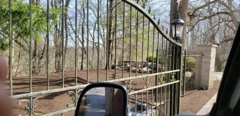 Seasonal yard cleanup project by 5 Points in the Dayton, OH area (photo 9)
